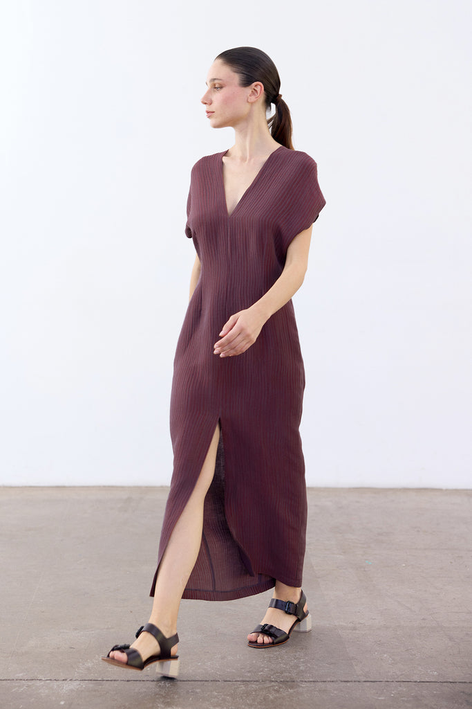 V-Neck Streaked Silk-Linen Long Dress - Berenjena